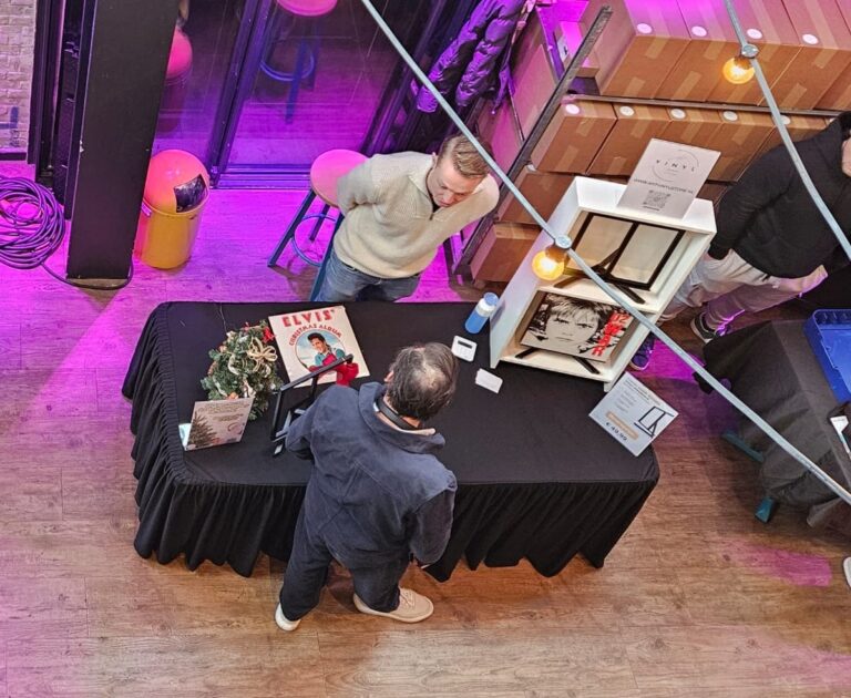 LP houder voor het eerst te zien op de platenbeurs!